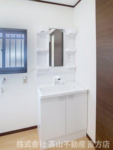 山部戸建ての洗面所