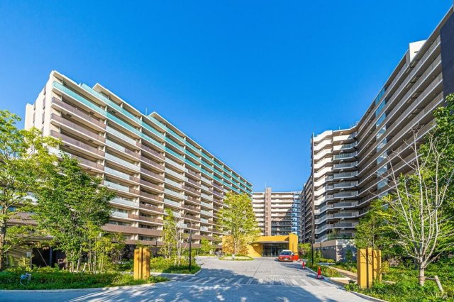 昭島市代官山２丁目の中古マンションの外観