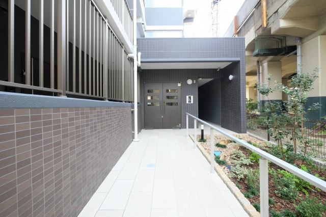 リアライズ鶴橋東Ⅱのエントランス