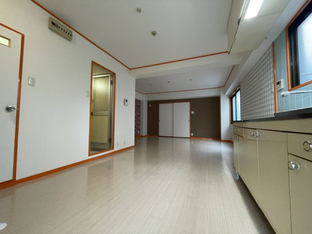 プティセジュールの居間・リビング|こちらの居間で趣味の時間をお楽しみください