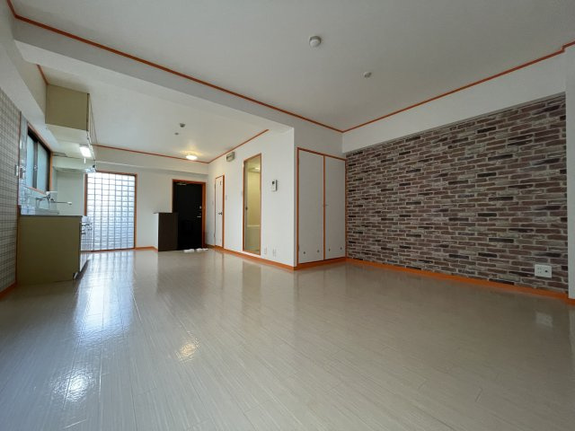 プティセジュールのロビー|建物の内部です