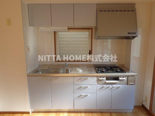 東野マンションのキッチン|部屋を広々使えるオープンタイプのキッチンです(#^^#)