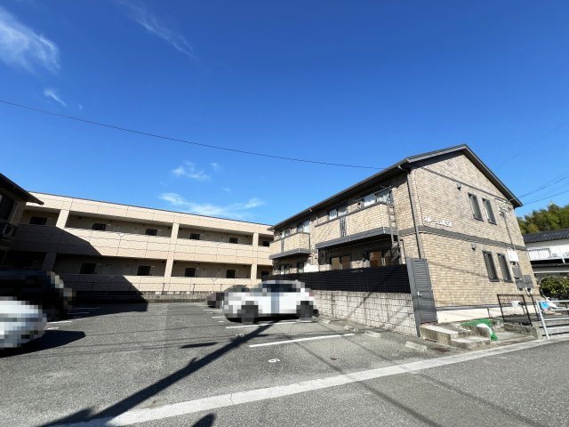 ブルージュあざみの駐車場