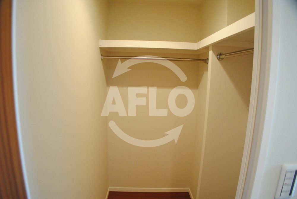 ジオグランデ梅田　扇町小学校区の収納|ジオグランデ梅田　ウォークインクローゼット