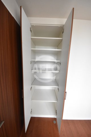 ジオグランデ梅田　扇町小学校区の収納|ジオグランデ梅田　クローゼット