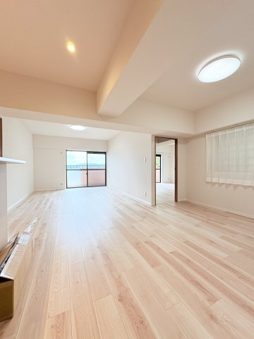 ライオンズマンション長丘ガーデン弐番館の居間・リビング