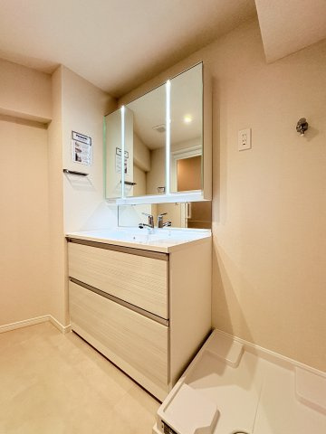 ライオンズマンション長丘ガーデン弐番館の独立洗面台