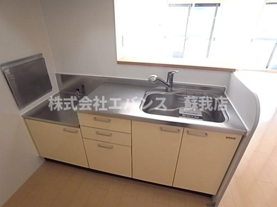 【キッチン】 | コモドA | お料理しやすいキッチンです