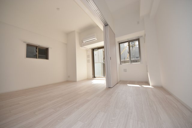 エスリード難波ザ・ファーストの洋室