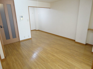 【居間・リビング】 | サンライズガーデン | リビング