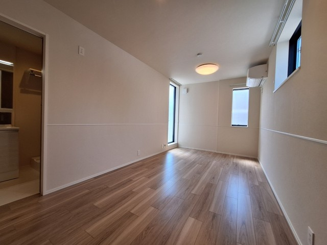 レ　セレニタⅢの居間・リビング|★キレイなフローリングのお部屋です★