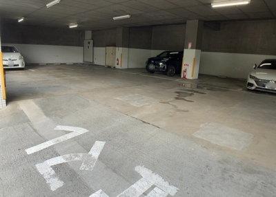 【駐車場】 | クリオさがみ野六番館 | 駐車場と明記されていても、最小スペースでつくられた駐車場だと大型車は駐車できなかったり、出入りしにくくなったりする可能性があります。お車のサイズと購入したい物件の駐車場のサイズを現地で確認しましょう。