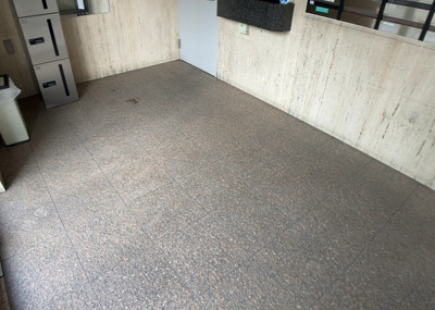 【ロビー】 | クリオさがみ野六番館 | ロビーというと、エントランスと何がちがうの？と思いますよね。実はロビーとエントランスには明確な決まりはありません。物件によっては、エントランスを入って広がるある程度の広さのある空間がロビーとなります。