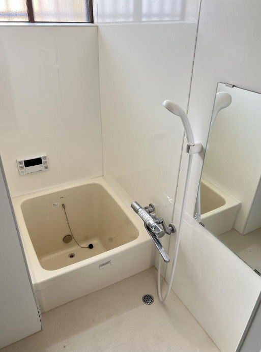 灘区福住通3丁目　テラスハウスの浴室