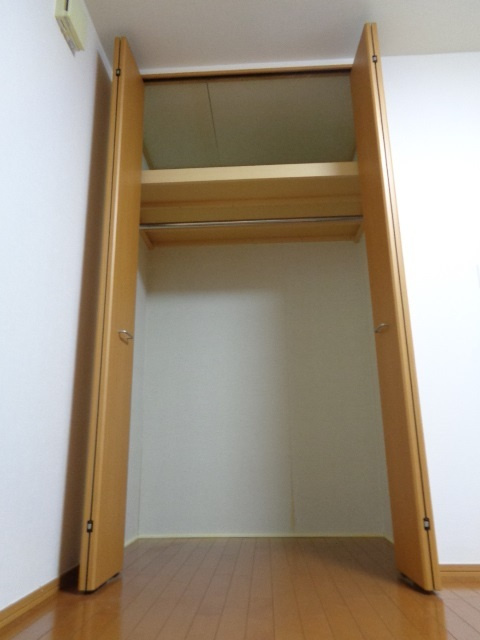 アステイオン　イオリの収納|たっぷりしまえるクローゼット