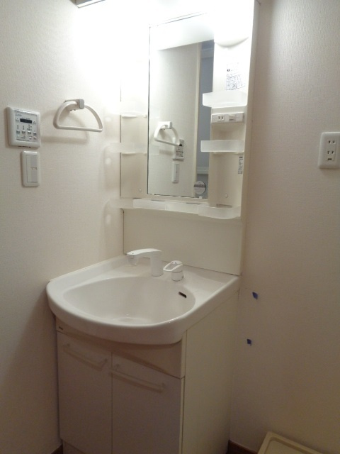 アステイオン　イオリの洗面所|忙し朝に嬉しいシャンプードレッサー