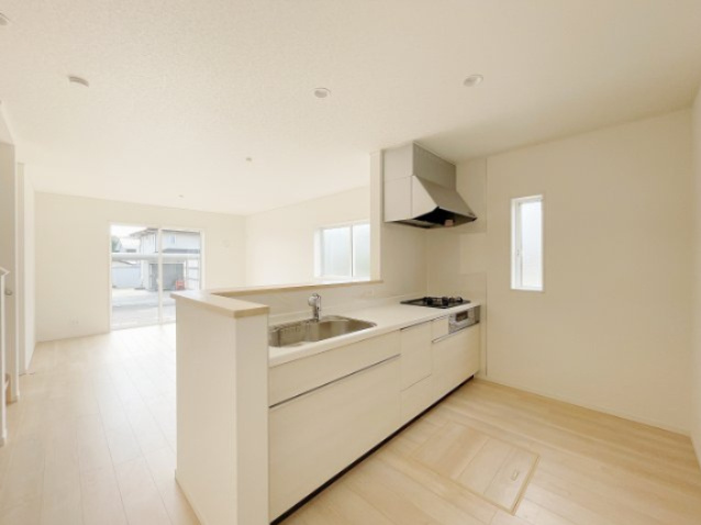 新築戸建・建売　福島市松川町木曽内裡　CRADLE GARDEN　全4棟のキッチン|カウンター越しに会話が弾む、家族とのつながりを感じられる対面キッチンです！