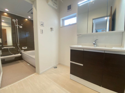 【周辺】 | 建築条件付き土地/喜多見3区画 | 施工例：R型の天井。建物に丸みを作る事で、温かみを演出しております