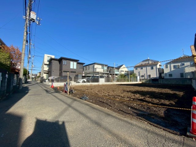 【その他】 | 建築条件付き土地/喜多見3区画 | 施工例：ワックス不要・抗菌対応、車イスを使用してもキズがつきにくいフローリング