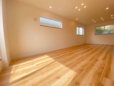 【その他】 | 建築条件付き土地/喜多見3区画 | 施工例：TOTOのシステムオートバス、らくらくほっカラリ床、魔法瓶浴槽の保温機能があり、浴室乾燥機付き