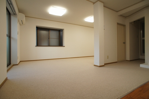 セピアコート93’の居間・リビング