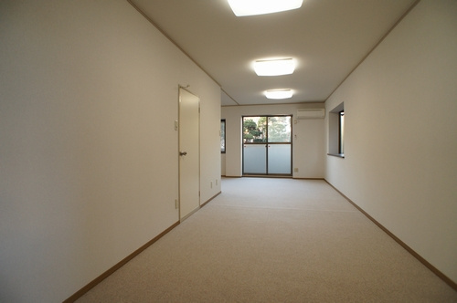 セピアコート93’の居間・リビング