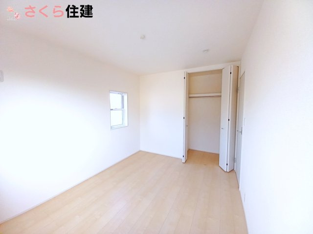 宇都宮瑞穂野第３ ２号棟の洋室|2階北側の洋室です
窓が二面にあるので明るく感じます