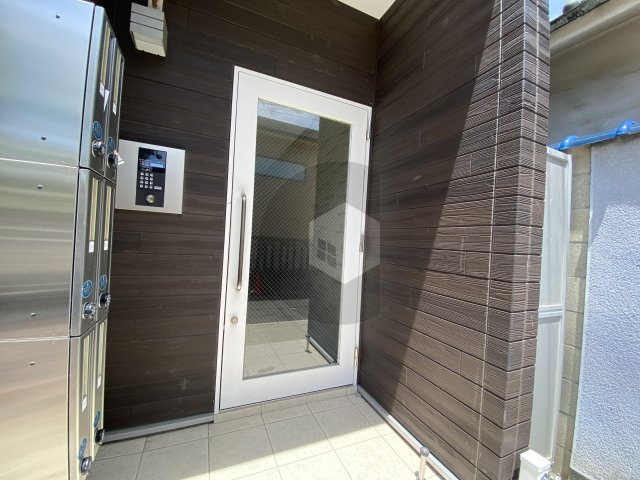 EJ宝持のエントランス