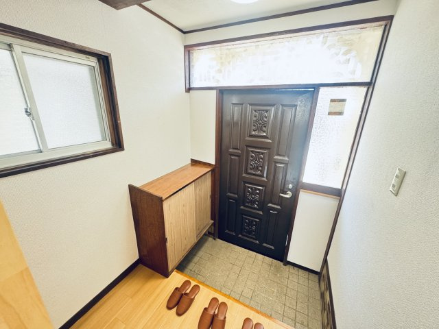 前橋市龍蔵寺町　中古住宅の玄関|前橋市龍蔵寺町　中古住宅