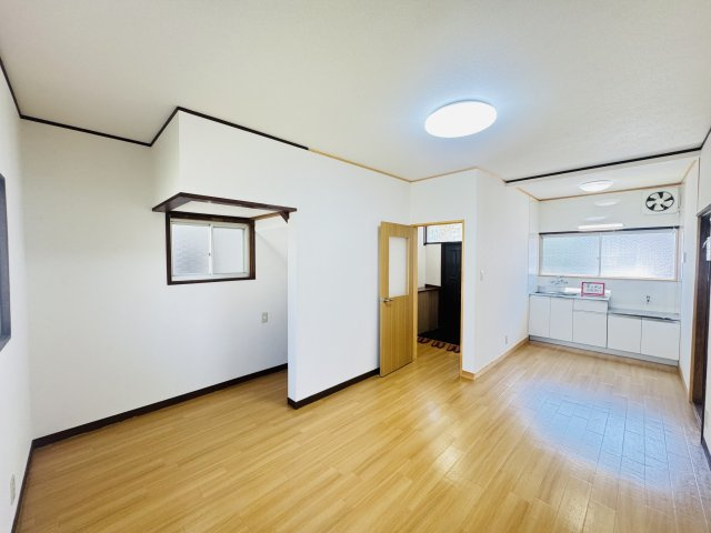 前橋市龍蔵寺町　中古住宅の居間・リビング|前橋市龍蔵寺町　中古住宅