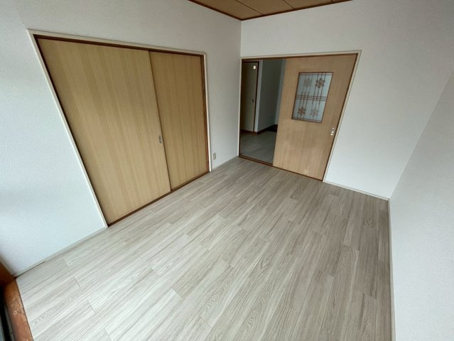 サンパーク平田の洋室