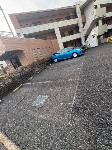 Casa BASSO(カーサバッソ)の駐車場
