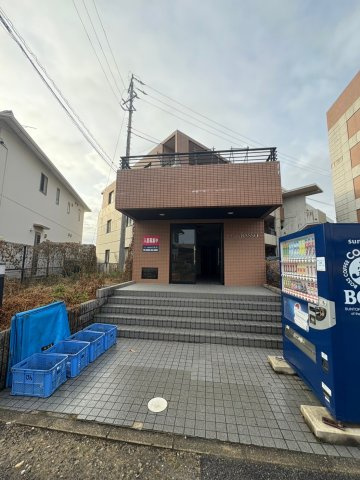 Casa BASSO(カーサバッソ)のエントランス