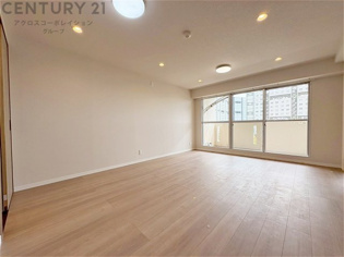 南向きのリビングです。大きな窓からは明るい光が差し込みます。