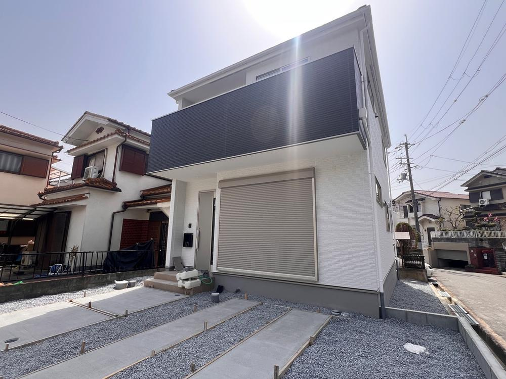 長尾台３丁目　新築一戸建ての外観|新しい生活にいかがでしょうか？外観はお住まいの顔になります。こだわりたいポイントですね。外壁塗装や屋根塗装のご相談も承っております。
■現地内覧・資金計画相談・住宅ローン相談もお問合せ受付中■