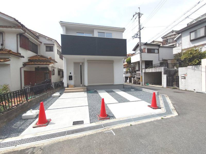 長尾台３丁目　新築一戸建ての前面道路含む現地写真|■物件内覧・資金計画相談・住宅ローン相談、リフォーム相談、お問合せ受付中■
※当日・翌日のご内覧、ご相談はお電話でのお問合せがスムーズです！