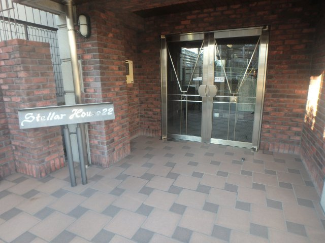 【エントランス】 | ステラハウス２２ | 清潔なエントランスです