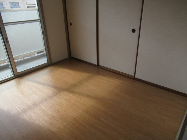 兵庫県公社　伊川谷（１）１号棟の居間・リビング|ゆったりとしたリビングです