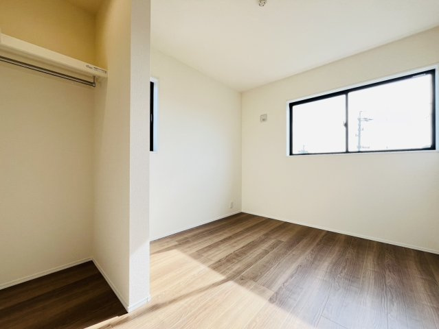 刈谷市小垣江町下半ノ木17-2『仲介手数料無料』新築戸建ての洋室