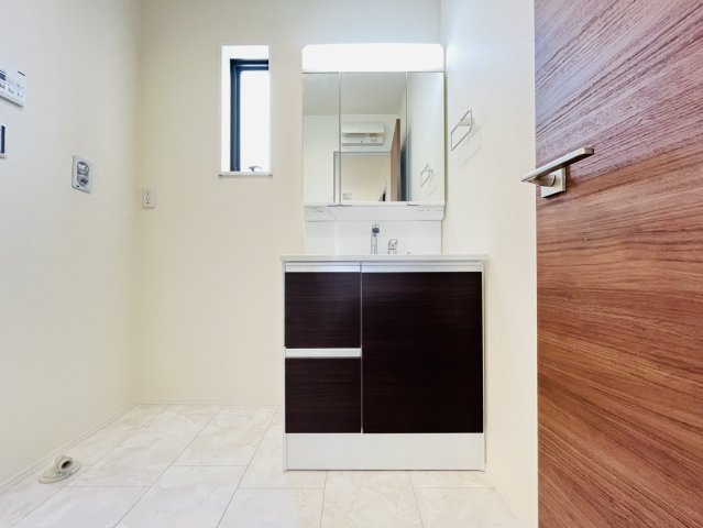 刈谷市小垣江町下半ノ木17-2『仲介手数料無料』新築戸建ての独立洗面台