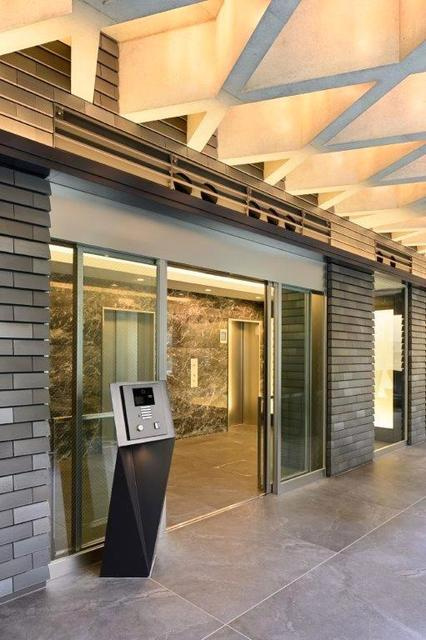 パルテメゾン中落合のエントランス|★エレベーター手前にもオートロックエントランスがあります★