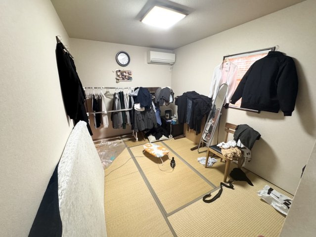 ソーラー、ハイブリッド給湯器、乾燥機付き！綺麗で大きな一軒家　七本木の和室|和室があると落ち着いた雰囲気になりますね