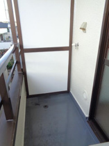 バルコニーの洗濯機置場