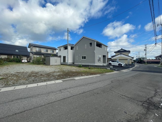 新築戸建・建売　福島市松川町木曽内裡　CRADLE GARDEN　全4棟の前面道路含む現地写真