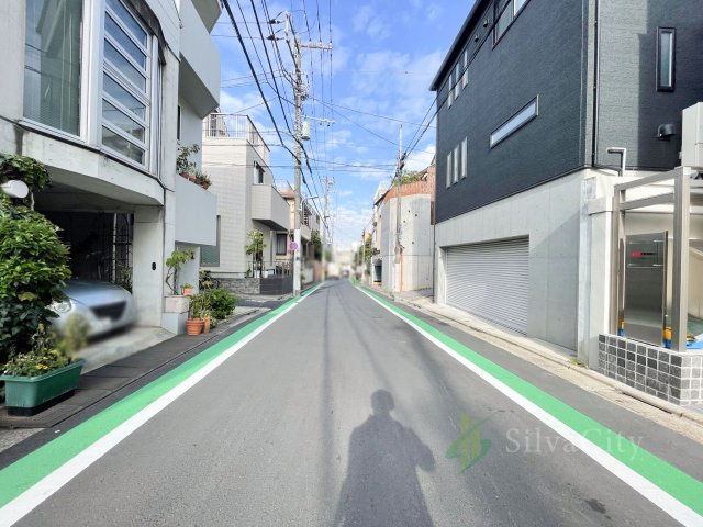 目黒区東山1丁目の前面道路含む現地写真