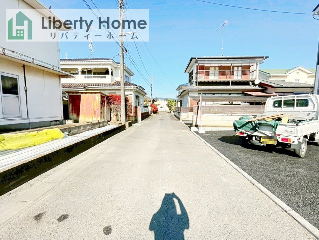 筑西市下川島第2　新築戸建　2号棟の前面道路含む現地写真