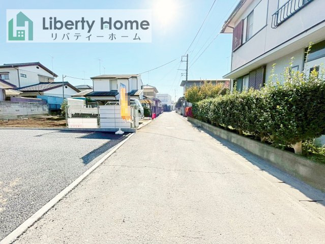 筑西市下川島第2　新築戸建　2号棟の前面道路含む現地写真