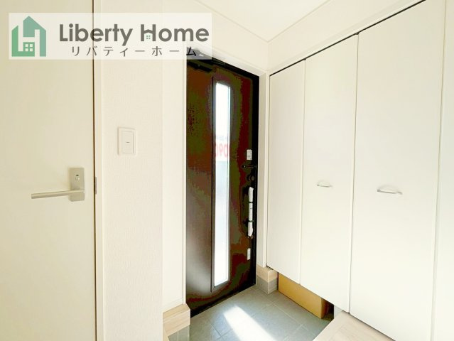 筑西市下川島第2　新築戸建　2号棟の玄関