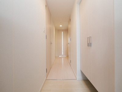 【玄関】 | RIDGE姫島 | 収納もある玄関です