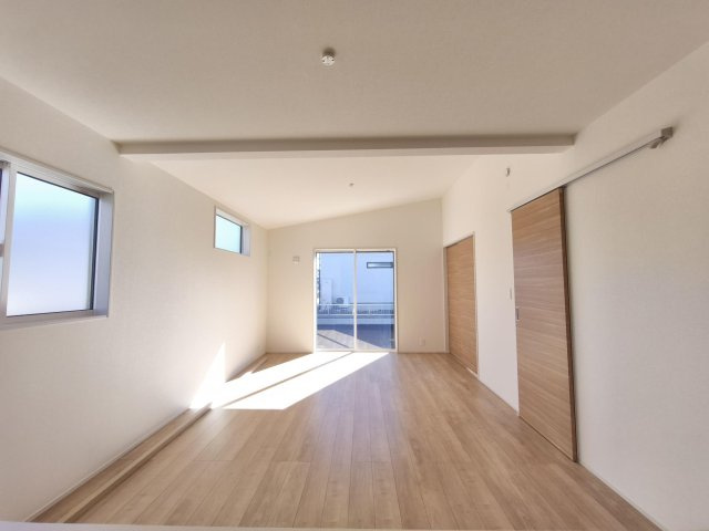 Blooming　Garden　本庄市今井（平屋戸建）の前面道路含む現地写真